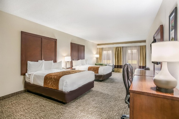 Aspire Hotel and Suites image 2