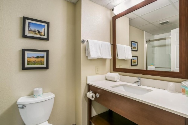 Aspire Hotel and Suites image 30
